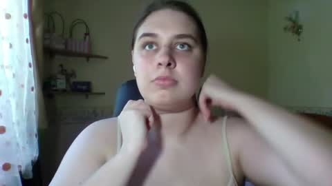 Snapshot of hess_luna_ chatting on July 1, 2026, 9:00 am hess_luna_ online show from July 1, 2026, 9:00 am