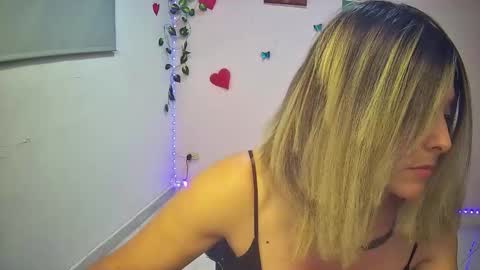 Hestesiaxx online show from March 14, 2026, 1:23 am