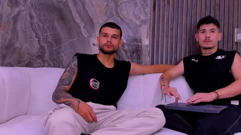 heteros men online show from November 24, 2025, 8:41 pm