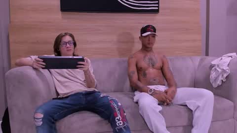 heteros men online show from February 3, 2026, 2:22 pm