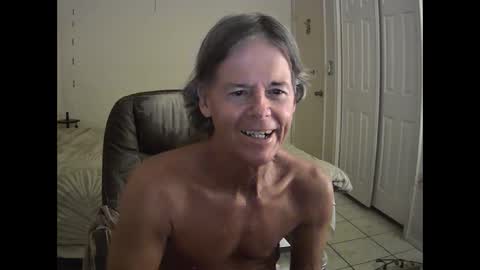 hewes1 online show from May 18, 2026, 8:42 am