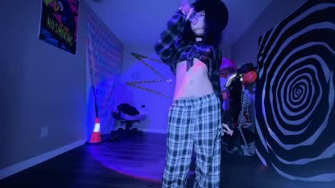 salem online show from November 17, 2025, 2:39 am