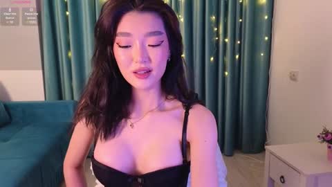 Snapshot of hey_herbal chatting on January 23, 2025, 3:01 pm Audrey online show from January 23, 2025, 3:01 pm