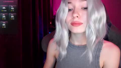 Snapshot of hey_nora_ chatting on December 27, 2024, 2:12 pm  Nora  online show from December 27, 2024, 2:12 pm