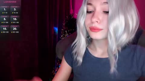 Snapshot of hey_nora_ chatting on December 29, 2024, 9:20 pm  Nora  online show from December 29, 2024, 9:20 pm