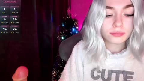 Snapshot of hey_nora_ chatting on December 30, 2024, 3:13 pm  Nora  online show from December 30, 2024, 3:13 pm