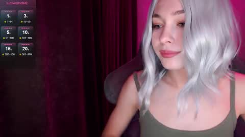 Snapshot of hey_nora_ chatting on October 9, 2025, 11:41 am  Nora  online show from October 9, 2025, 11:41 am