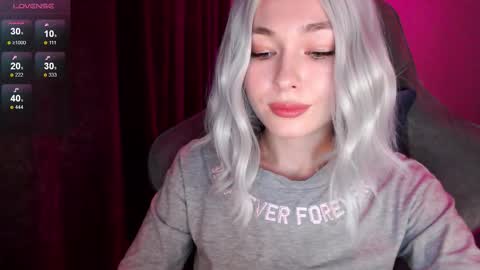Snapshot of hey_nora_ chatting on October 17, 2025, 3:14 pm  Nora  online show from October 17, 2025, 3:14 pm