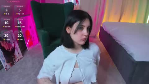 Tessa online show from November 28, 2025, 11:35 am