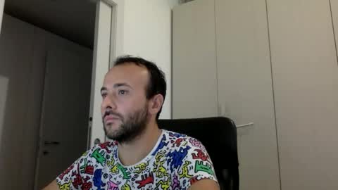 hhombre online show from September 22, 2025, 7:43 am