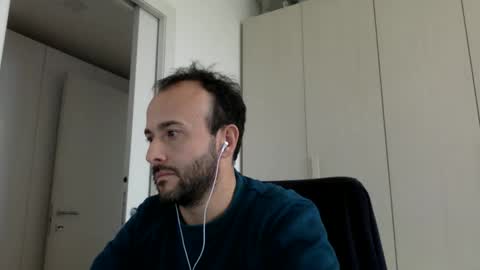 hhombre online show from November 14, 2025, 10:58 am