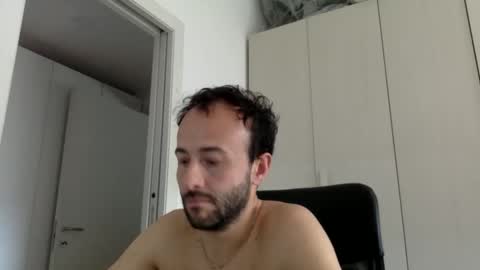 hhombre online show from May 25, 2026, 8:42 am