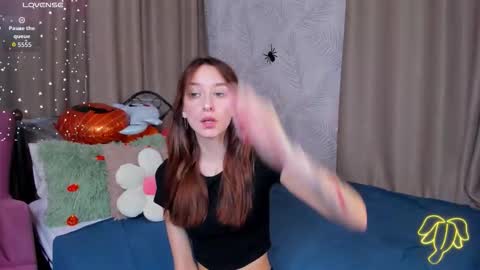 Snapshot of hi__karu chatting on November 1, 2025, 1:51 am Karu online show from November 1, 2025, 1:51 am