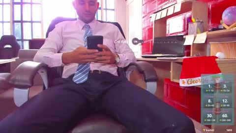 Snapshot of hiddenoffice chatting on December 23, 2024, 6:16 pm George online show from December 23, 2024, 6:16 pm