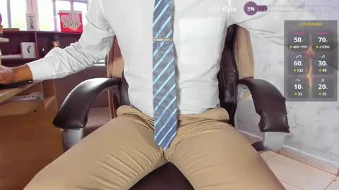 Snapshot of hiddenoffice chatting on February 24, 2025, 7:41 pm George online show from February 24, 2025, 7:41 pm