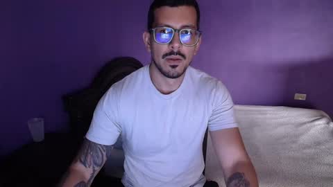 Snapshot of hidenbook chatting on February 15, 2025, 5:28 pm Hiden online show from February 15, 2025, 5:28 pm