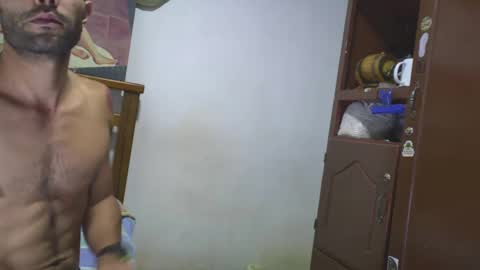 hideonbush online show from October 9, 2025, 12:14 pm