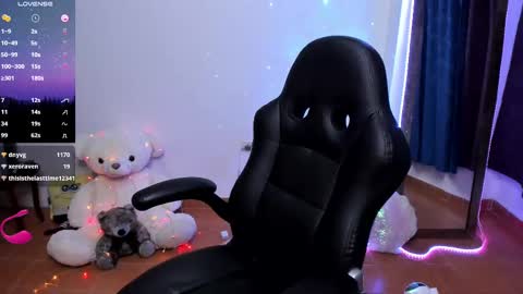 Snapshot of hidianapaola chatting on February 18, 2025, 3:42 am Diana online show from February 18, 2025, 3:42 am