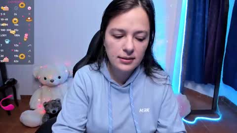 Snapshot of hidianapaola chatting on February 21, 2025, 12:49 am Diana online show from February 21, 2025, 12:49 am