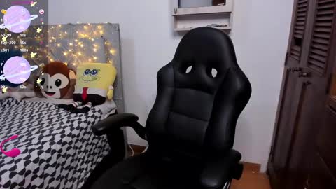 Snapshot of hidianapaola chatting on March 10, 2025, 5:29 pm Diana online show from March 10, 2025, 5:29 pm