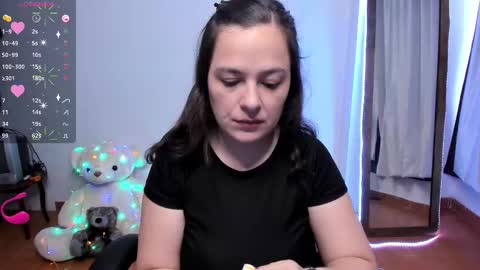 Snapshot of hidianapaola chatting on October 3, 2025, 10:18 pm Diana online show from October 3, 2025, 10:18 pm