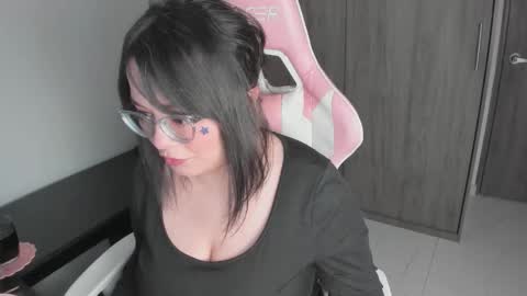 hikaru_arimura online show from November 20, 2025, 12:27 pm