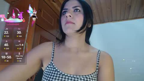 hilaril18 online show from November 29, 2025, 12:02 am