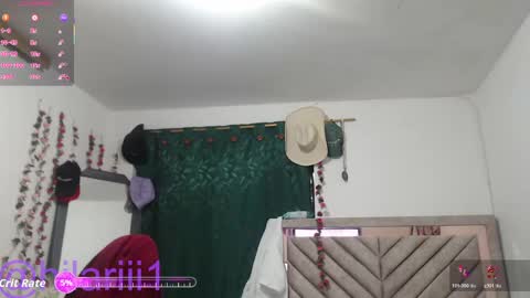 hilaril18 online show from May 10, 2026, 3:39 pm