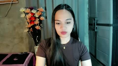 hilarymolly online show from February 22, 2026, 1:42 pm