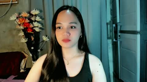 Snapshot of hilarymolly chatting on July 6, 2026, 7:38 pm hilarymolly online show from July 6, 2026, 7:38 pm
