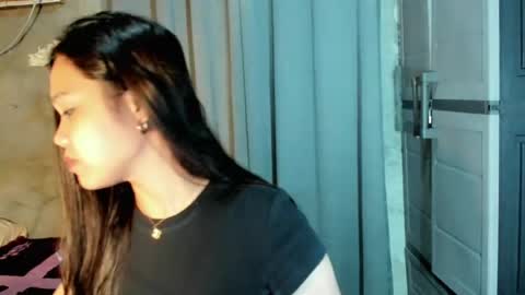 Snapshot of hilarymolly chatting on July 11, 2026, 9:27 pm hilarymolly online show from July 11, 2026, 9:27 pm