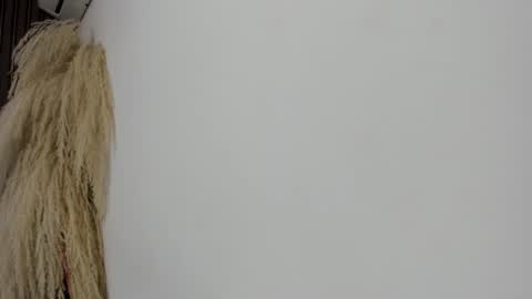 Snapshot of hilarythomsom chatting on February 12, 2026, 11:38 am Hilary Thomsom online show from February 12, 2026, 11:38 am