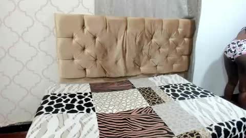 hilaryy_19_ online show from October 26, 2025, 12:00 pm