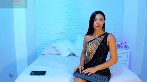 Snapshot of hileysweet chatting on March 9, 2025, 2:10 pm H I L E Y online show from March 9, 2025, 2:10 pm