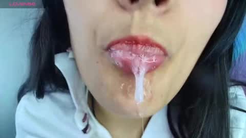 hinata online show from October 23, 2025, 9:02 pm