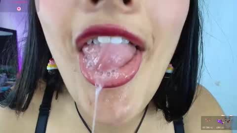 hinata online show from December 18, 2025, 8:48 pm