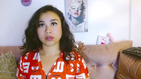 Snapshot of hinataleecs chatting on January 5, 2025, 10:43 am hinata lee online show from January 5, 2025, 10:43 am