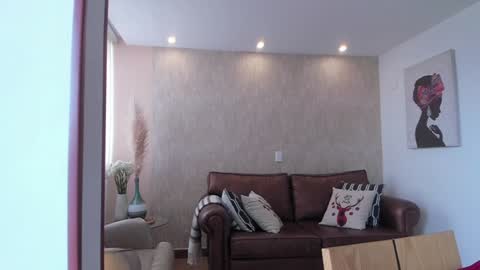 Hinnata online show from December 21, 2024, 6:44 pm