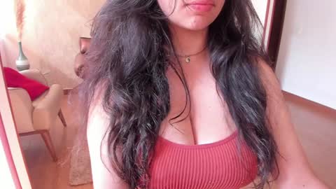 Hinnata online show from January 8, 2025, 8:07 pm