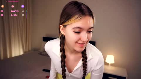 Snapshot of hip_hop_baby chatting on February 19, 2025, 6:21 pm Leya Day Mary Night PvT Open online show from February 19, 2025, 6:21 pm