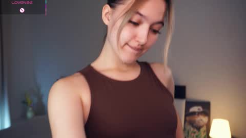 Snapshot of hip_hop_baby chatting on September 12, 2025, 7:03 pm Leya Day Mary Night PvT Open online show from September 12, 2025, 7:03 pm