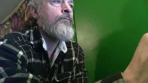 Snapshot of hippiedad333 chatting on January 7, 2026, 12:13 am hippiedad333 online show from January 7, 2026, 12:13 am