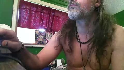 Snapshot of hippiedad333 chatting on April 30, 2026, 11:42 pm hippiedad333 online show from April 30, 2026, 11:42 pm