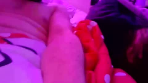 Snapshot of hippiesfucking chatting on January 15, 2026, 11:48 am hippiesfucking online show from January 15, 2026, 11:48 am