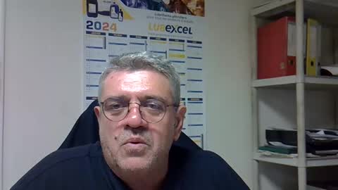 Snapshot of hippopotame17 chatting on December 5, 2024, 4:55 pm hippo online show from December 5, 2024, 4:55 pm