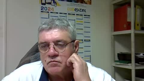 Snapshot of hippopotame17 chatting on December 15, 2024, 7:24 am hippo online show from December 15, 2024, 7:24 am