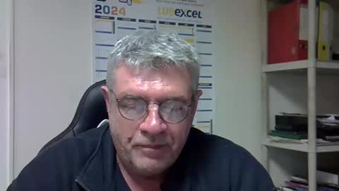 Snapshot of hippopotame17 chatting on December 19, 2024, 4:35 pm hippo online show from December 19, 2024, 4:35 pm