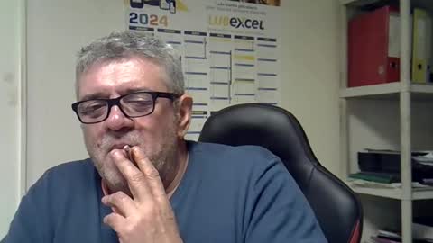 Snapshot of hippopotame17 chatting on December 22, 2024, 5:21 pm hippo online show from December 22, 2024, 5:21 pm