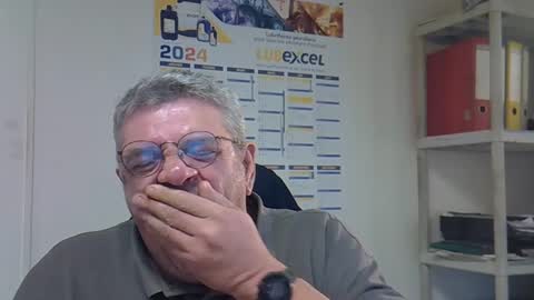 Snapshot of hippopotame17 chatting on December 23, 2024, 3:55 pm hippo online show from December 23, 2024, 3:55 pm