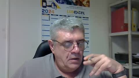 Snapshot of hippopotame17 chatting on December 26, 2024, 1:10 pm hippo online show from December 26, 2024, 1:10 pm